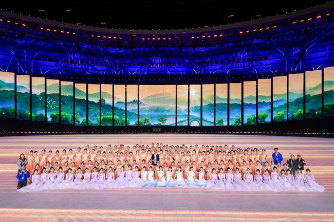 参演亚残运会开幕式.jpg