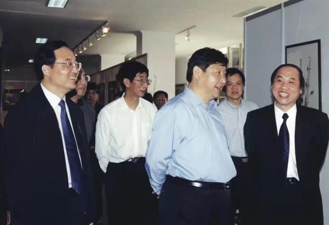 三版之二.jpg(2005年4月8日,时任浙江省委书记、省人大常委会主任习近平同志来我校视察).jpg 三版之二.jpg(2005年4月8日,时任浙江省委书记、省人大常委会主任习近平同志来我校视察).jpg