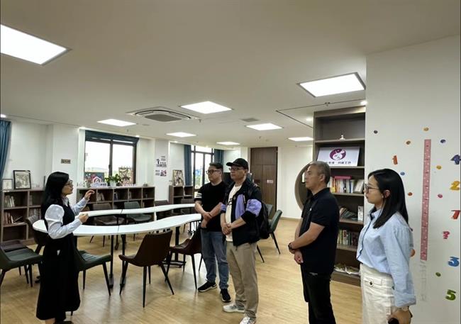 赴罗西社区走访调研 (2).jpg