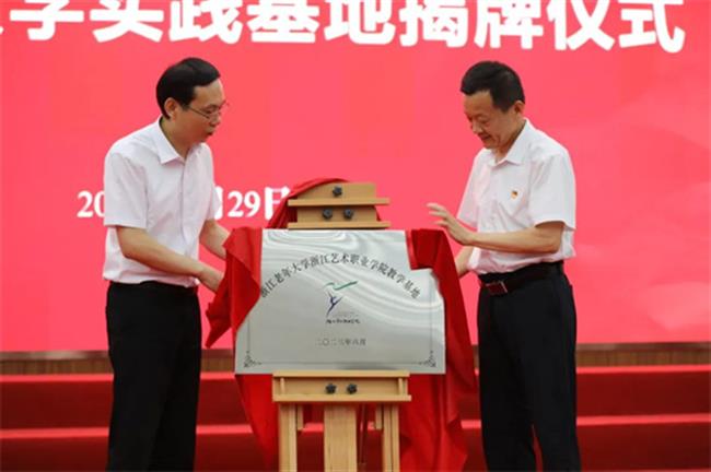 6fd8266174780ac357a90a57c8a92033.jpg 6fd8266174780ac357a90a57c8a92033.jpg