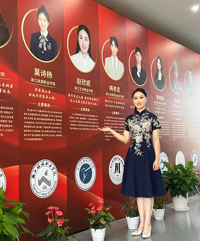 赵欣妮.jpg 赵欣妮.jpg