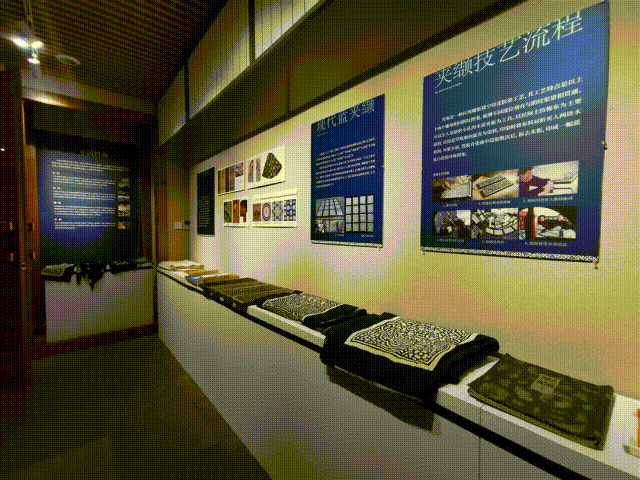 “艺海撷英”手工艺学院邀请展之非遗夹缬文化创新艺术展开幕式在浙江艺术职业学院传统手工艺教学实训基地举行.gif “艺海撷英”手工艺学院邀请展之非遗夹缬文化创新艺术展开幕式在浙江艺术职业学院传统手工艺教学实训基地举行.gif