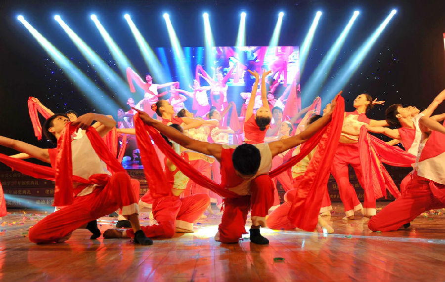 nEO_IMG_我院团委参加建德晚会 (3).jpg