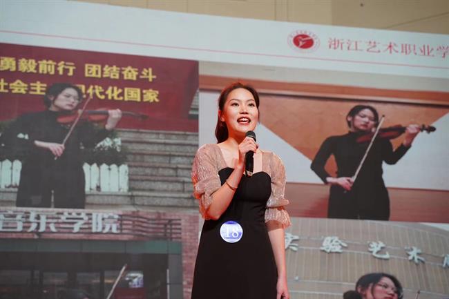 张郁鑫.jpg 张郁鑫.jpg