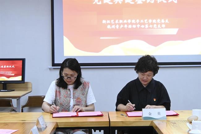 81167a4cb652d27544a53dd375e8035.jpg 81167a4cb652d27544a53dd375e8035.jpg