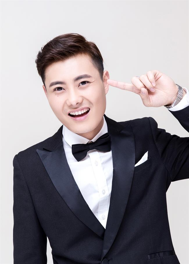 高荣泽照片.jpg 高荣泽照片.jpg