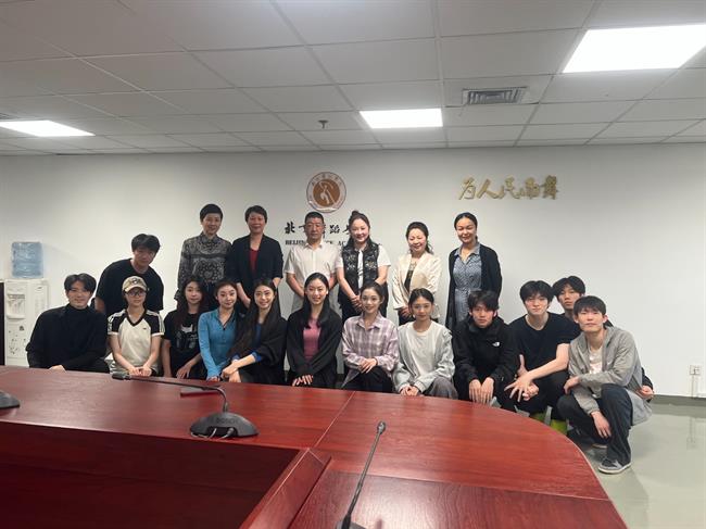 北舞合影.jpg 北舞合影.jpg