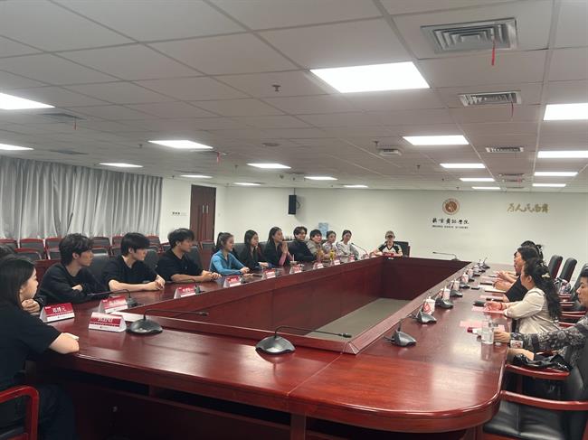 北舞学生座谈会.jpg 北舞学生座谈会.jpg
